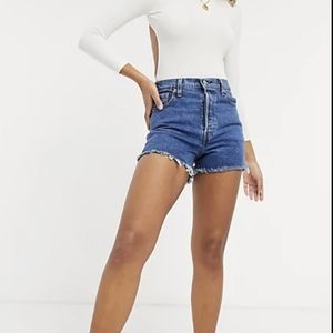Levi's Denim Ribcage Shorts (high waisted denim shorts) in Size 28